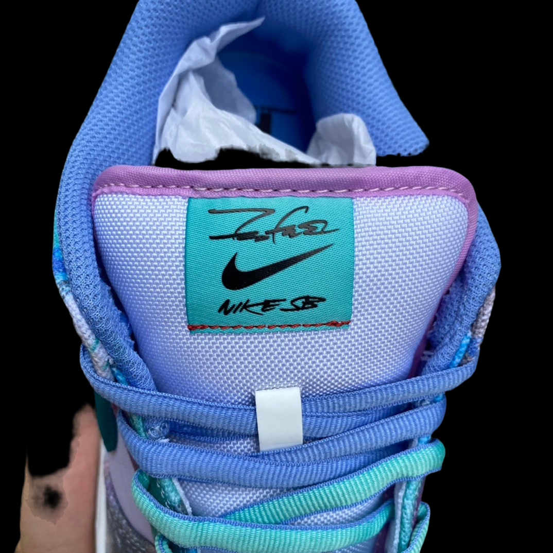 Futura Laboratories x Dunk Low SB