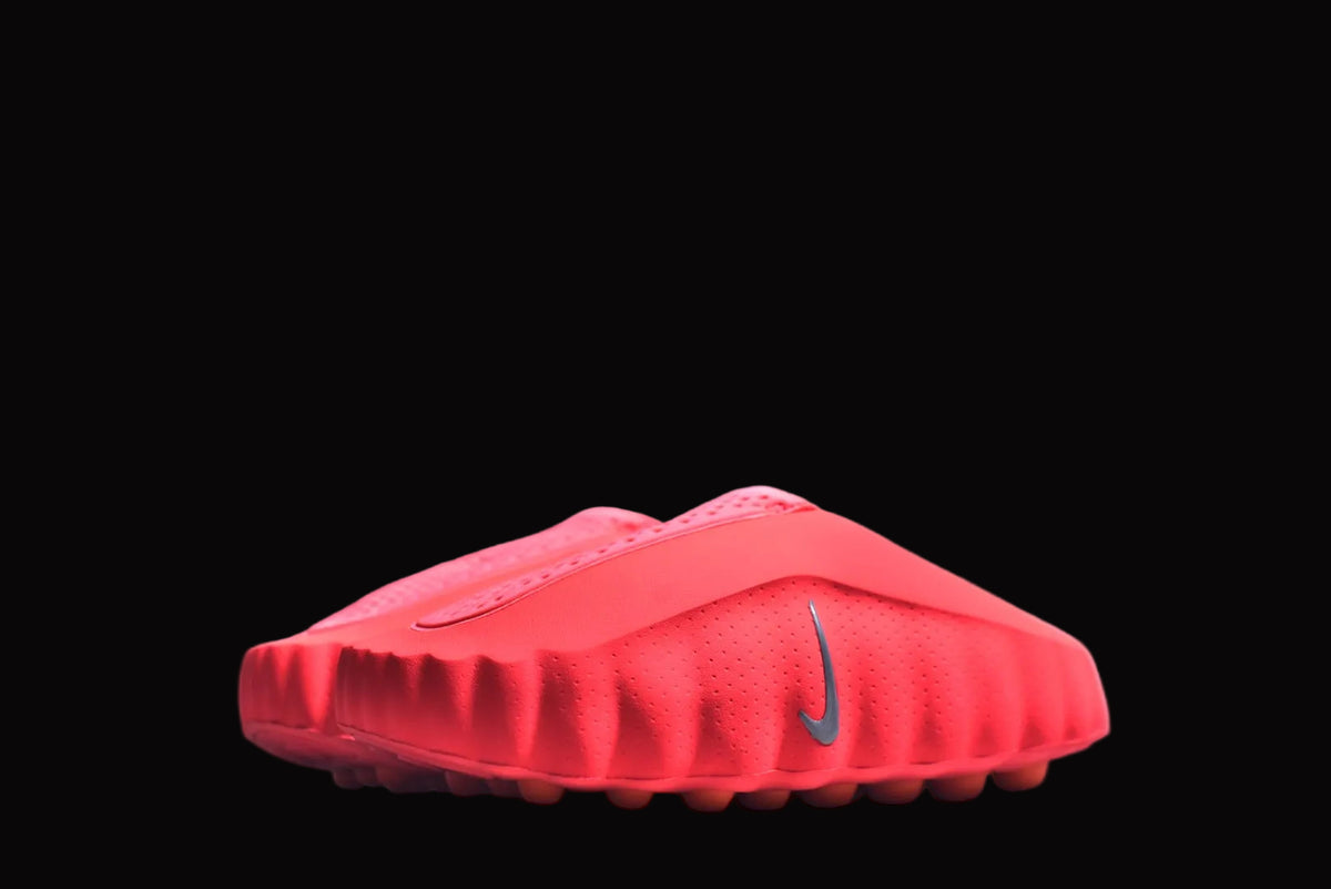 Nike Mind Solar Red
