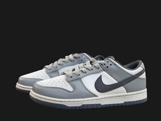 Dunk Low ‘Platinum Tint Light Carbon’