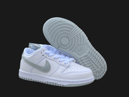 Dunk Low ‘Summit White Light Smoke Grey’